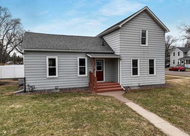 Property at 403 W Elm St, Chippewa Falls, WI 54729, 3 beds, 1 bath