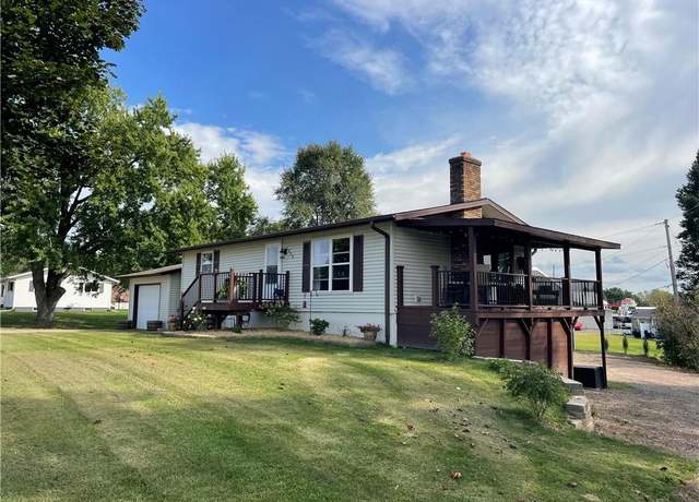 Property at 1020 9th Ave, Bloomer, WI 54724, 3 beds, 2 baths