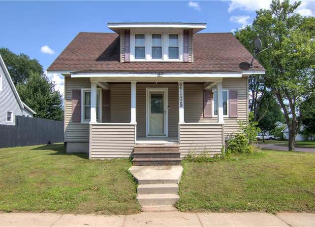 Property at 2105 8th St, Eau Claire, WI 54703, 3 beds, 1.5 baths