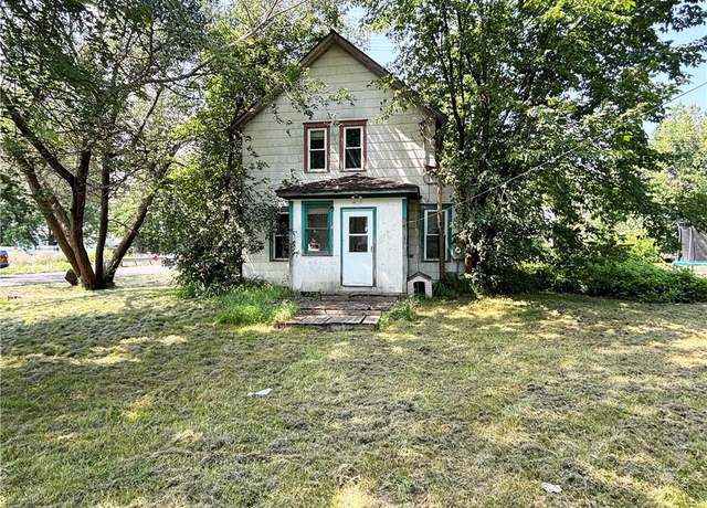 Property at 301 10th St, Cameron, WI 54822, 3 beds, 1 bath