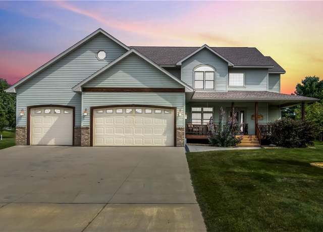 Property at 925 Bluffview Cir, Chippewa Falls, WI 54729, 5 beds, 4 baths