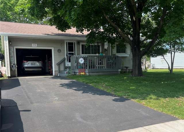 Property at 3718 Riverview Dr, Eau Claire, WI 54703, 3 beds, 2 baths