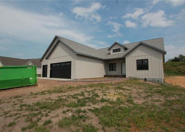 Property at E5215 Queen'S Dr, Eleva, WI 54738, 5 beds, 3 baths