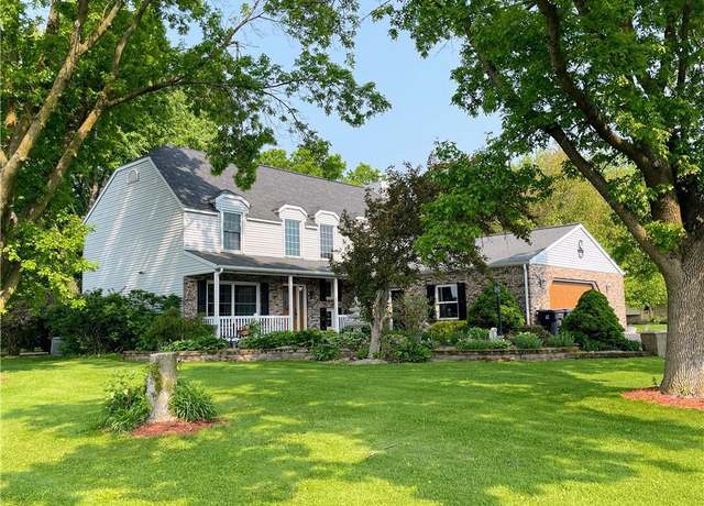 Property at 401 W Linden St, Abbotsford, WI 54405, 4 beds, 2.5 baths