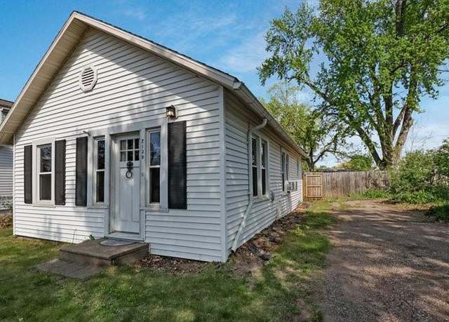 Property at 2139 12th St, Eau Claire, WI 54703, 2 beds, 1 bath