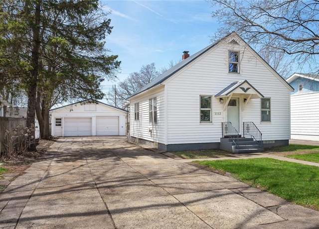 Property at 1112 Briggs Ave, Eau Claire, WI 54703, 2 beds, 1.5 baths