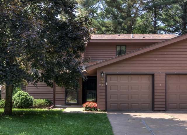 Property at 911 Woodglen Ct, Altoona, WI 54720, 3 beds, 2 baths