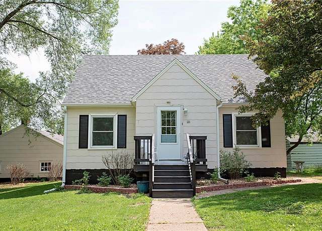 Property at 121 Pear St, Chippewa Falls, WI 54729, 3 beds, 2 baths