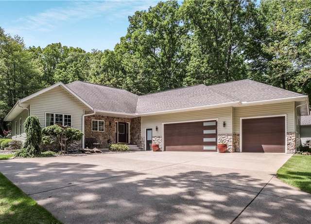 Property at 246 Oak Hollow Dr, Chippewa Falls, WI 54729, 2 beds, 3 baths