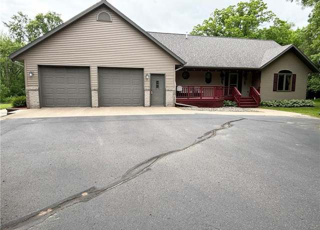 Property at 1114 19 7/8 St, Cameron, WI 54822, 4 beds, 3 baths
