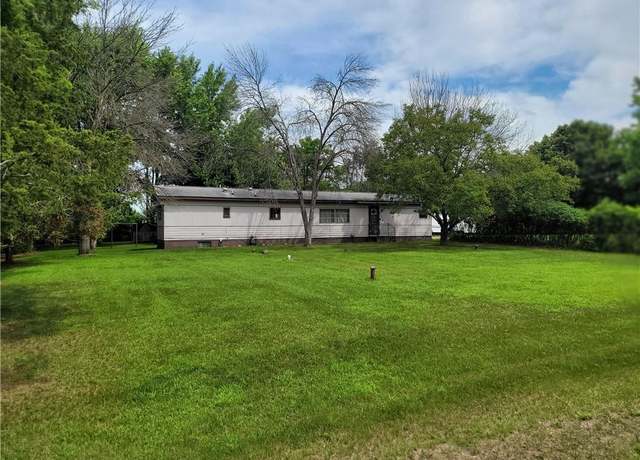 Property at 6520 Surrey Ln, Altoona, WI 54720, 3 beds, 1.5 baths
