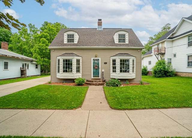 Property at 1015 Wilson Ave, Menomonie, WI 54751, 3 beds, 2.5 baths