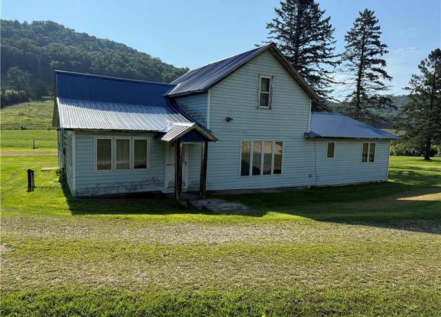 Property at S2384 Rose Valley Rd, Cochrane, WI 54622, 4 beds, 1 bath