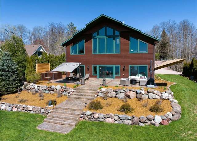 Property at 907 E Lake Dr, Shell Lake, WI 54871, 4 beds, 3.5 baths
