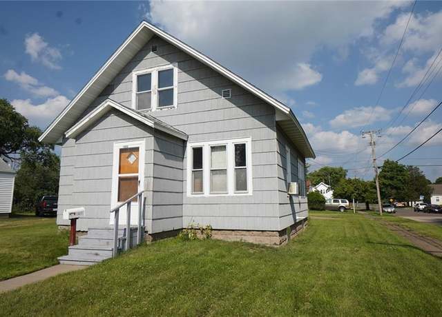 Property at 1203 Barron St, Eau Claire, WI 54703, 3 beds, 1 bath