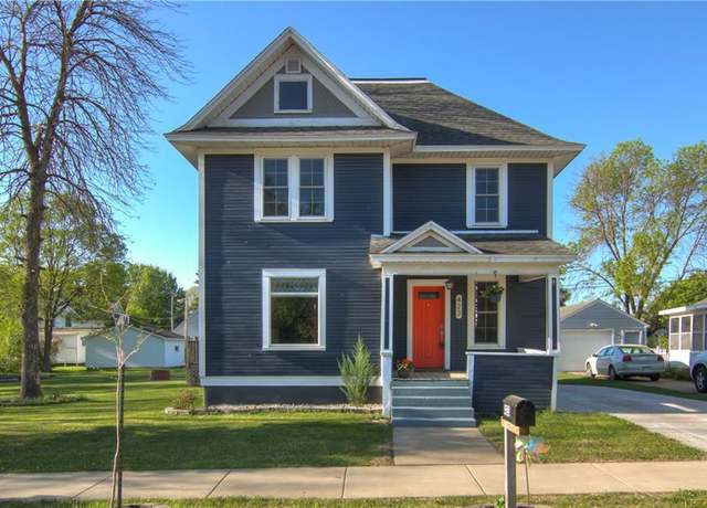 Property at 423 Vine St, Eau Claire, WI 54703, 3 beds, 1.5 baths