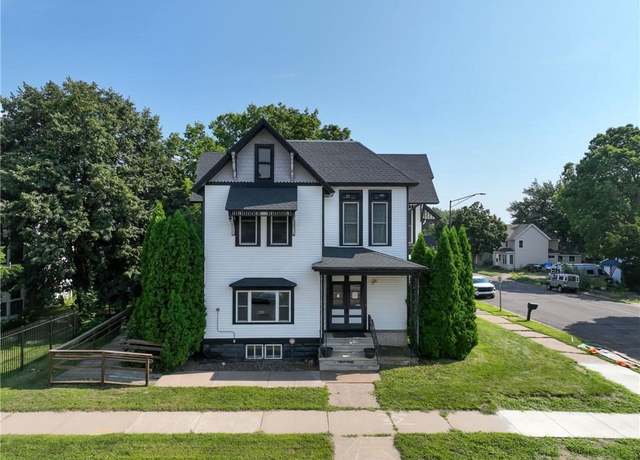Property at 603 Bay St, Chippewa Falls, WI 54729, 6 beds, 2.5 baths