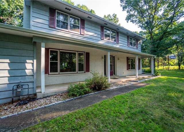 Property at 1612 Palomino Rd, Eau Claire, WI 54701, 4 beds, 2.5 baths