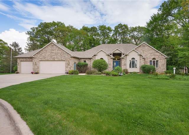 Property at 231 Oak Knoll Dr, Chippewa Falls, WI 54729, 4 beds, 3.5 baths