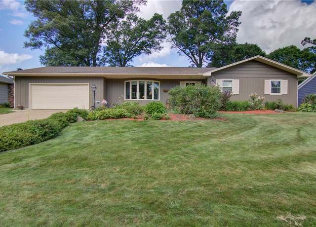 Property at 1044 W Cedar St, Chippewa Falls, WI 54729, 5 beds, 3.5 baths