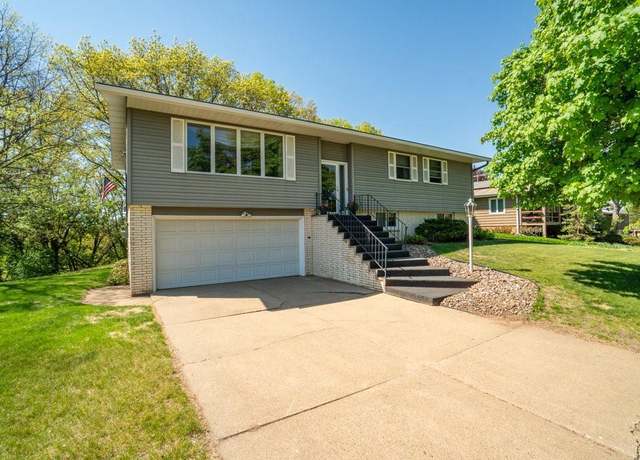 Property at 1115 City View Dr, Eau Claire, WI 54701, 3 beds, 2.5 baths