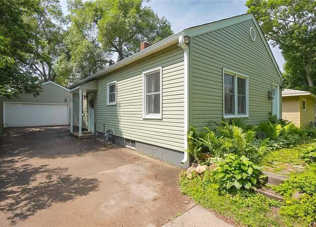 Property at 933 Cedar St, Eau Claire, WI 54703, 2 beds, 1.5 baths