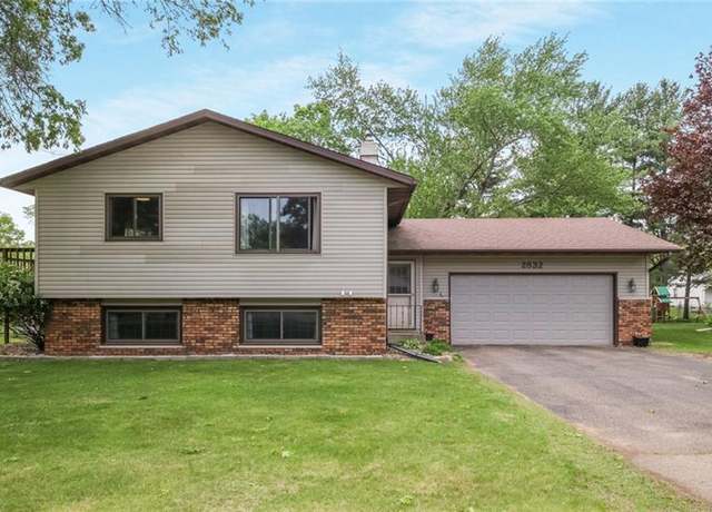 Property at 2832 E Wellington Dr, Eau Claire, WI 54703, 3 beds, 2 baths