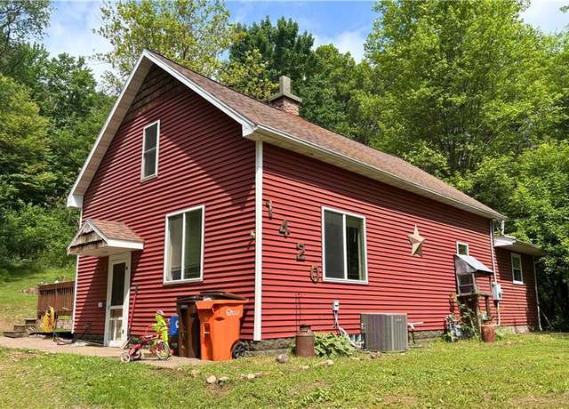 Property at 1420 Mckinley Rd, Eau Claire, WI 54703, 2 beds, 1 bath