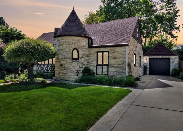 Property at 1412 Park Ave, Eau Claire, WI 54701, 3 beds, 1 bath