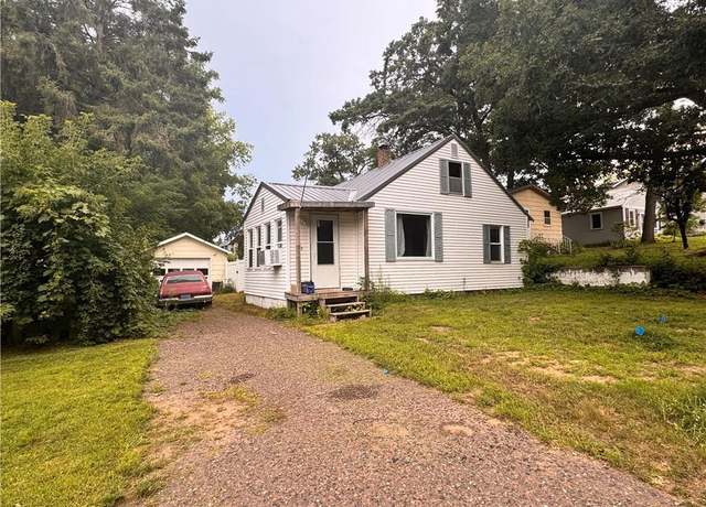 Property at 409 Poplar St, Spooner, WI 54801, 2 beds, 1.5 baths