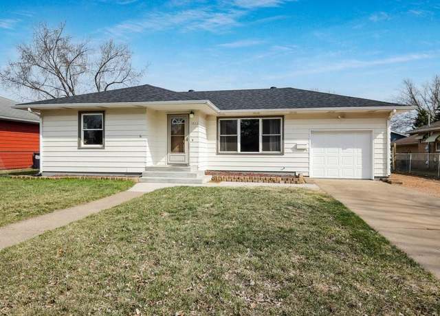 Property at 1720 Hopkins Ave, Eau Claire, WI 54701, 3 beds, 2 baths