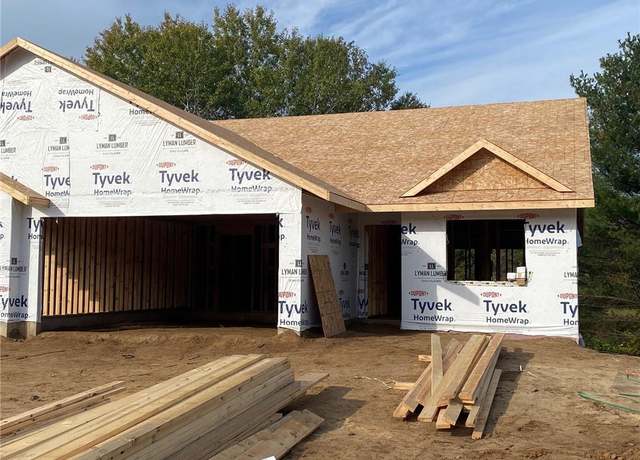 Property at 5140 Quiet Hollow Ct, Eau Claire, WI 54701, 2 beds, 2 baths
