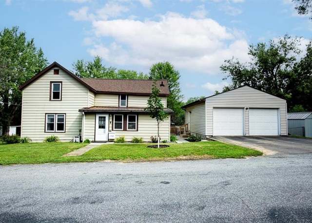 Property at 1422 E 11th St, Menomonie, WI 54751, 3 beds, 2 baths