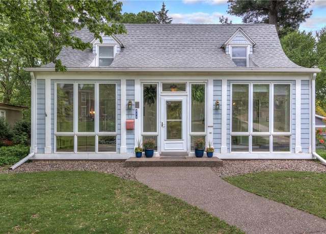 Property at 414 Gilbert Ave, Eau Claire, WI 54701, 4 beds, 1.5 baths