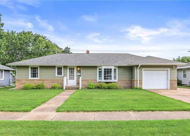 Property at 1216 E Lexington Blvd, Eau Claire, WI 54701, 4 beds, 1.5 baths