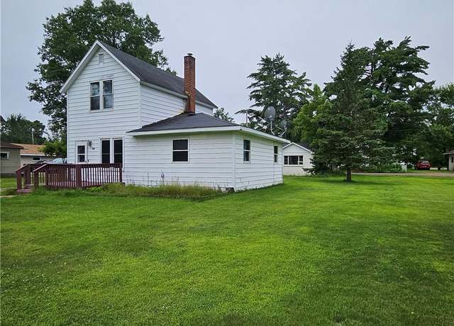 Property at 623 4th St, Bruce, WI 54819, 4 beds, 1 bath