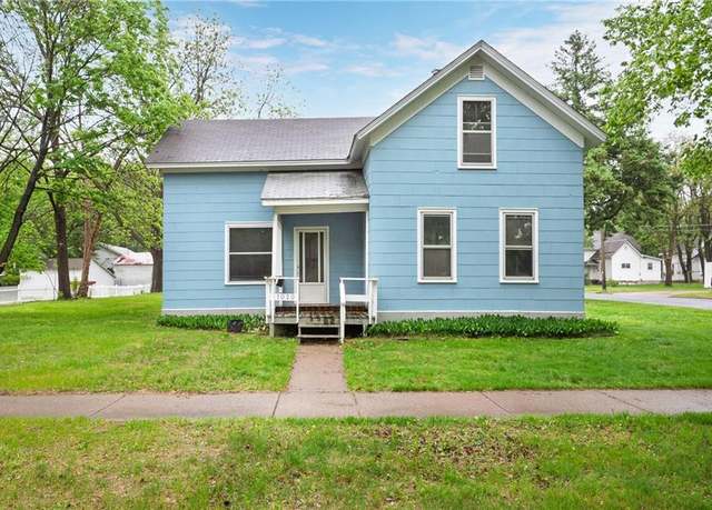 Property at 1020 E 10th St, Menomonie, WI 54751, 4 beds, 2 baths