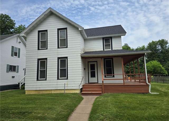 Property at 46 E Birch St, Chippewa Falls, WI 54729, 3 beds, 1.5 baths