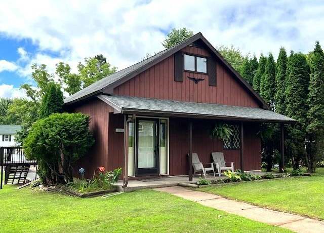 Property at 210 7th Ave, Shell Lake, WI 54871, 2 beds, 2 baths