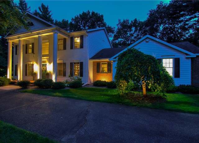 Property at 3736 Forest Knoll Dr, Eau Claire, WI 54701, 3 beds, 2.5 baths