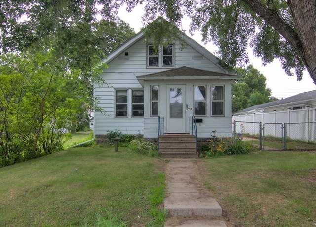 Property at 719 Fleming Ave, Eau Claire, WI 54701, 3 beds, 1 bath