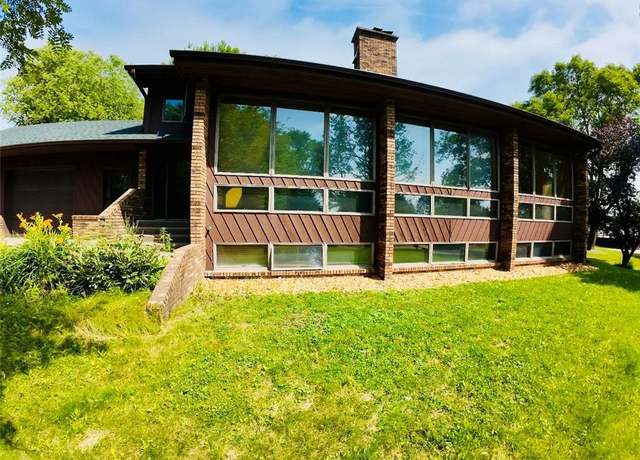 Property at 1409 W Marshall St, Rice Lake, WI 54868, 4 beds, 3.5 baths