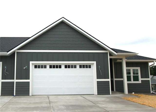 Property at 2893 Patrick John Dr, Eau Claire, WI 54703, 4 beds, 3 baths