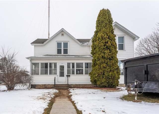 Property at 1034 Warren St, Chippewa Falls, WI 54729, 3 beds, 2.5 baths