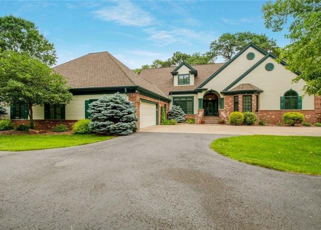 Property at 3240 Davis Dr, Eau Claire, WI 54701, 4 beds, 4 baths