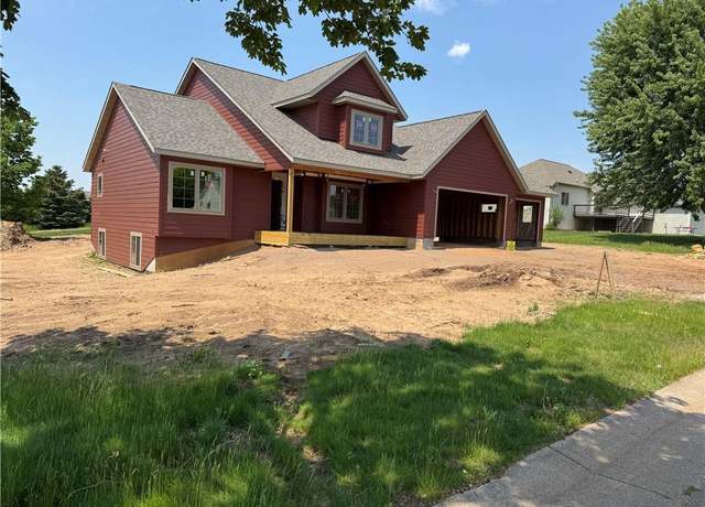 Property at 425 Thompson St, Bloomer, WI 54724, 4 beds, 2.5 baths