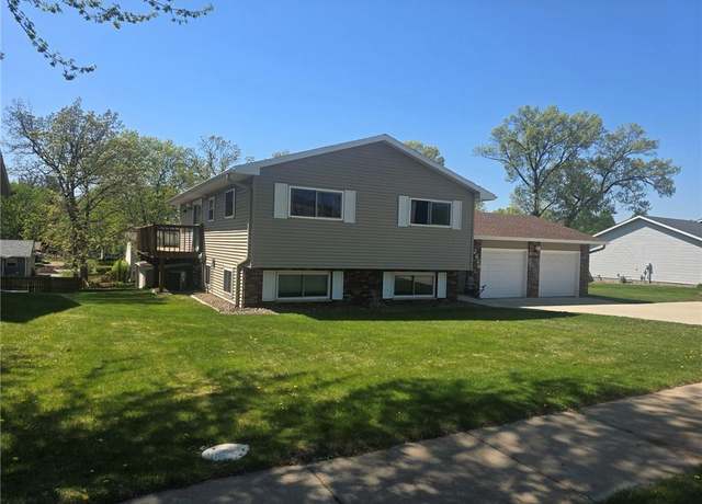 Property at 2626 Abbe Hill Dr, Eau Claire, WI 54703, 4 beds, 2 baths