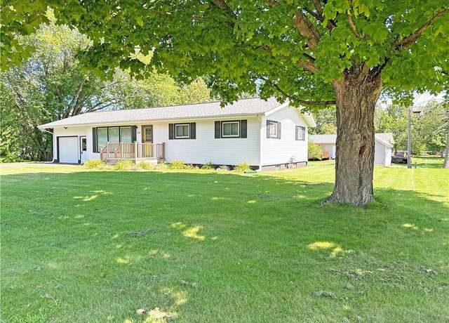 Property at 1129 Center Ave, Rice Lake, WI 54868, 3 beds, 1.5 baths