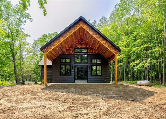 Property at 15034 221st Ave, Bloomer, WI 54724, 3 beds, 3 baths