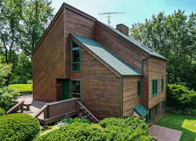 Property at 1515 Deerfield Rd, Eau Claire, WI 54701, 3 beds, 3 baths